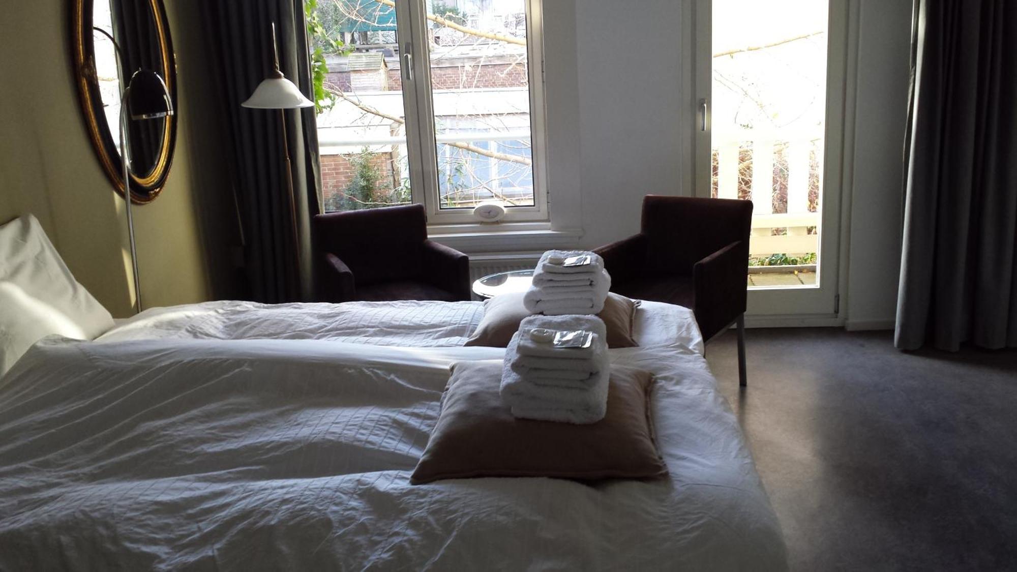 Bed & Breakfast Westviolet Амстердам Стая снимка